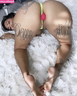 brittanya2horny [ brittanya2horny-3 ] - Amber and Shelby jiggle and shake their fatty bits 🐽 What piece of