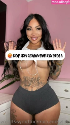 brittanya2horny [ brittanya2horny-3 ] - Yağlı bir ayağa asla dayanamazsin  Dilin ve s kin daha kaygan
