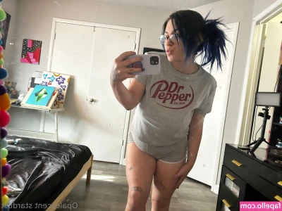 opal.stardust [ opal-stardust ] - just felt like showing off my body for you <3
