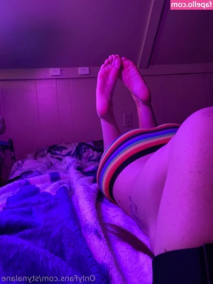 styna - New 6 minute Pantyhose Footjob clip available on my other OF site