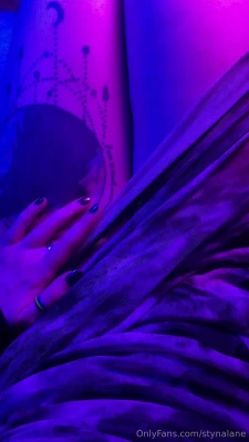 styna - feets    autobondage