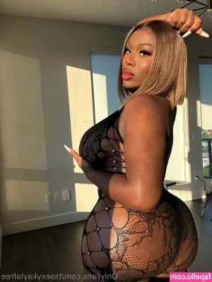 tssexykaylafree - Mmmm you like watching me rub on this fat 😻