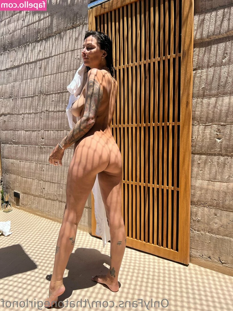 thatonegirlonof - Check your DM