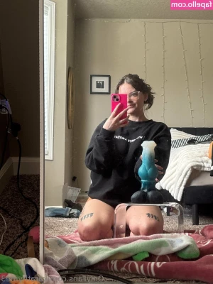 karathyme3 - It’s about time for your goddess to get a new pedi!!! Who’s going