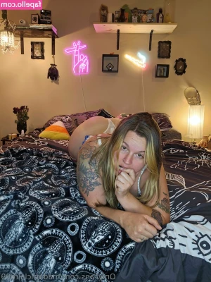 madamclaire09 - Daddy can you please get me a fuck machine so I can fuck myself and
