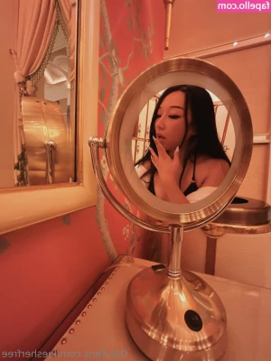 leesherfree - Can you help me? I don’t want to miss a spot 😘
