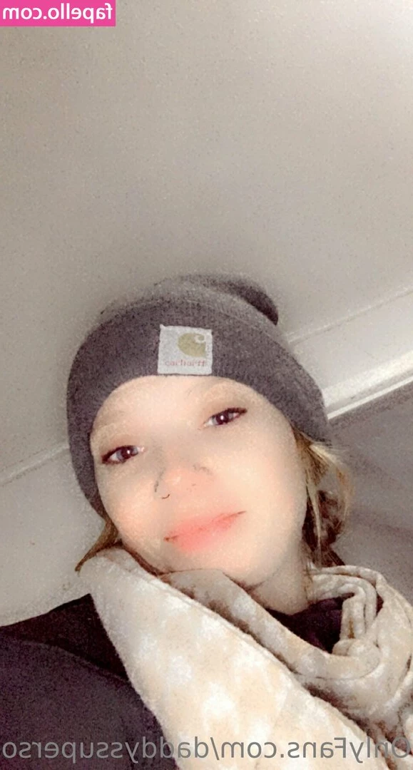 daddyssupersoaker420 - my legs 🦶