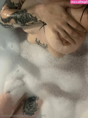 lafantomenoir - Gotta get all those farts about before work