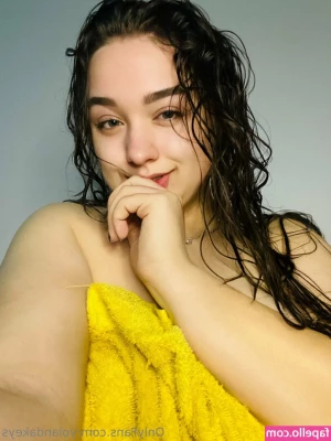 yolandakeys - I guess I’ve been a bad girl🤷🏻‍♀️😈