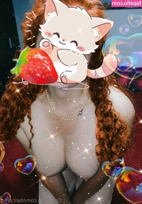 darcy.red [ darcy-red ] - Have you seen how big my tits are