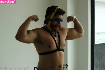 jockload - Here lemme remove the lid so I can serve you up some some tasty boy