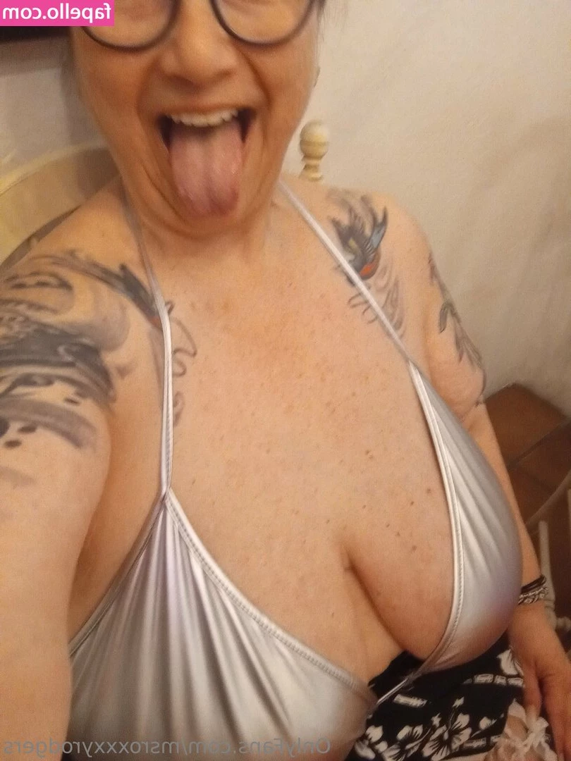 msroxxxyrodgers - Gotta say I love my regulars so much! 💕  Never think you can't cum