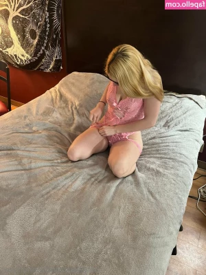 vanna.loves [ vanna-loves ] - Do you want to see how he fucks me