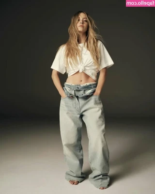 Sydney Sweeney [ sydney-sweeney-2 ] - pushing my belly out is hot