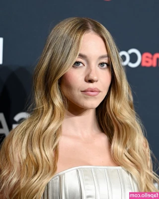 Sydney Sweeney [ sydney-sweeney-2 ] - SUNDAY POLL! Would you rather I call you...