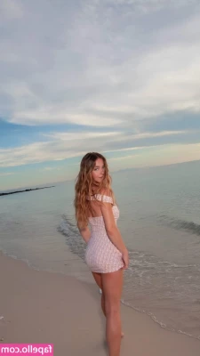 Sydney Sweeney [ sydney-sweeney-2 ] - BA make up for Titty Tuesday 3 29