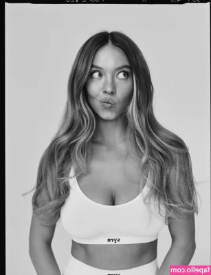 Sydney Sweeney [ sydney-sweeney-2 ] - Holi, aquí madrugando pa contarles que inauguro oficialmente la