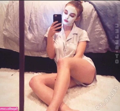 Sydney Sweeney [ sydney-sweeney-2 ] - I just fingered myself in the train toilets who wants to see 🤭🤭