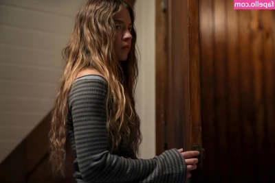 Sydney Sweeney [ sydney-sweeney-2 ] - You ever wake up and it’s immediately a bad day? Nap time part 2