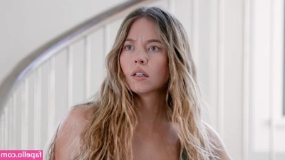 Sydney Sweeney [ sydney-sweeney-2 ] - It's fishnet Friday!!