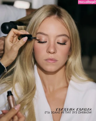 Sydney Sweeney [ sydney-sweeney-2 ] - Shocked because my pussy looks extra edible