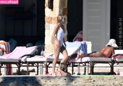 Sydney Sweeney [ sydney-sweeney-2 ] - Whipped cream 🤭