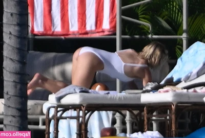 Sydney Sweeney [ sydney-sweeney-2 ] - The holes come out at night 😮😵😮😵😍