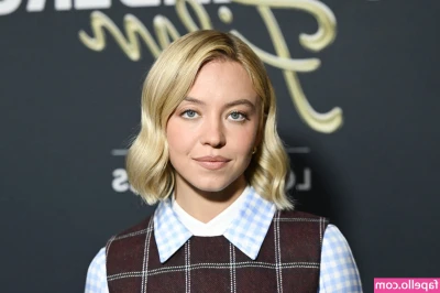 Sydney Sweeney [ sydney-sweeney-2 ] - Here’s a Tipsy Titplay clip from my live show last night for you to