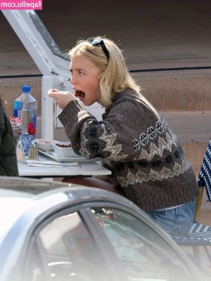 Sydney Sweeney [ sydney-sweeney-2 ] - To cum and laugh! 🤤😅🤭