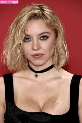 Sydney Sweeney [ sydney-sweeney-2 ] - Farm life
