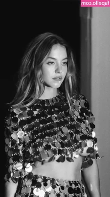 Sydney Sweeney [ sydney-sweeney-2 ] - “ 🚨 NEW MERCH ALERT 🚨 ” Now Available 😘   Link in bio