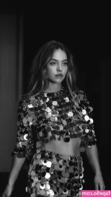 Sydney Sweeney [ sydney-sweeney-2 ] - I flew to Vegas to make some movies! Here’s the pics I snapped