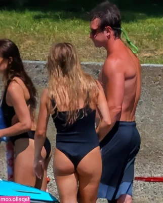 Sydney Sweeney [ sydney-sweeney-2 ] - Wanna help me to take it off?😏 Go to my DMs and tell me how you'd