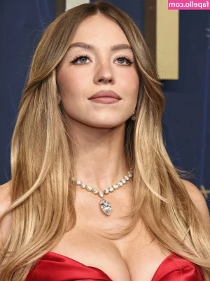 Sydney Sweeney [ sydney-sweeney-2 ] - My second page is about Bdsm.  There I am Dominating males. 😈 Pure