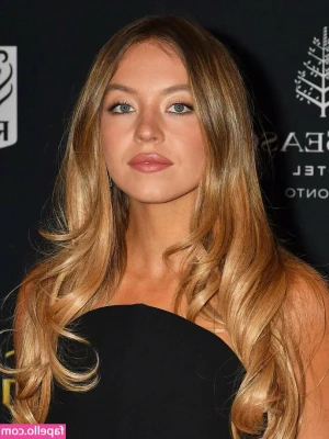 Sydney Sweeney [ sydney-sweeney-2 ] - Who wants to see this 🎥 me and my friends had so much fun stuffing