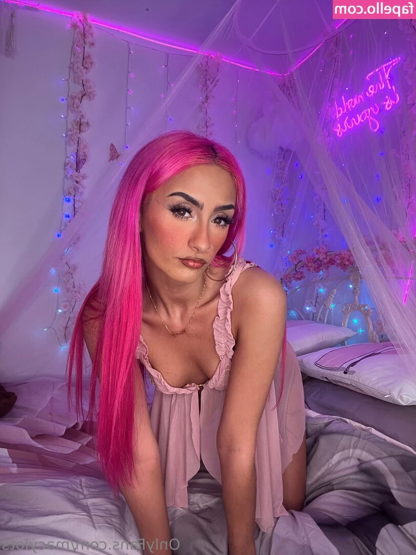 macylots - Sneak peek at my nude photoset more coming soon  Hehe   houseofphoenix
