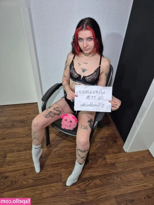 littlebllkkitty - Bath time fun