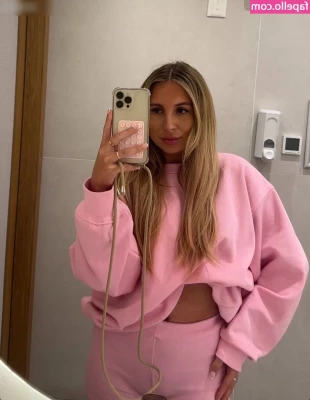 Kristinkbi - Swipe to see what slipped out 👀