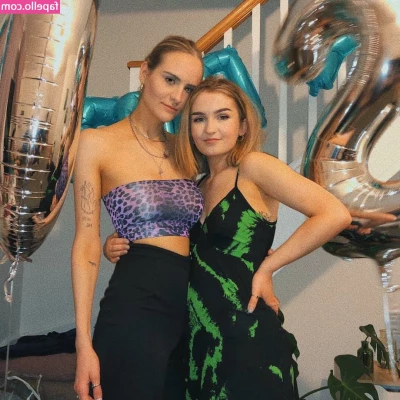 Sweetlikecinnam-n - Check back tomorrow to see what s under the dress