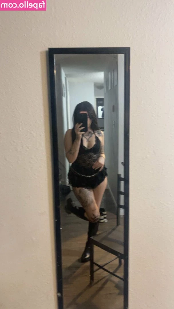 tt_t772 [ tt-t772 ] - Are your thoughts as naughty as mine? 😈😈