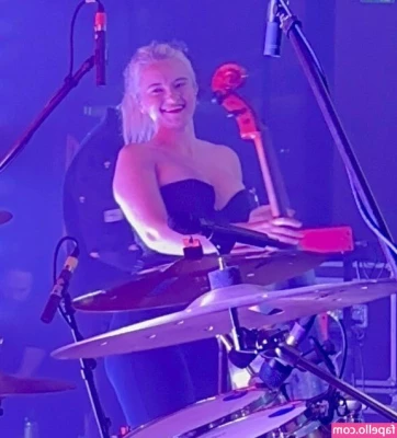 Grace Chatto [ grace-chatto ] - Just home from work