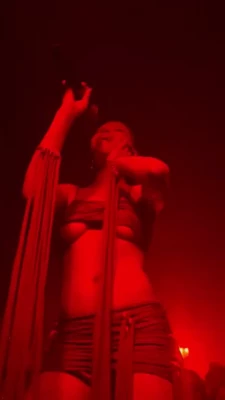 FKA Twigs [ fka-twigs ] - Join me for a quick cigarette and I want to ask YOU a question…..