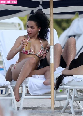 FKA Twigs [ fka-twigs ] - Here's a 3 day trial to my VIP page for the next 10 people!