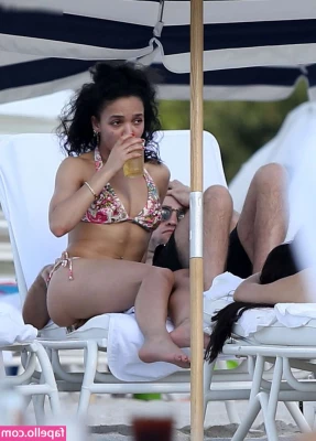 FKA Twigs [ fka-twigs ] - The Fact That You’re In Here Stealing My Content Just Know You’ll