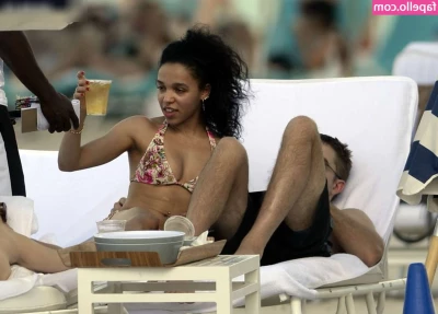 FKA Twigs [ fka-twigs ] - A naked woman and beer  what more could you want