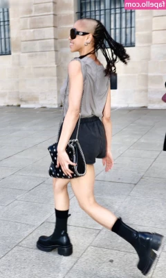 FKA Twigs [ fka-twigs ] - Hi everyone  gotcha a skinny twink   skinny  twink  booty  lula 