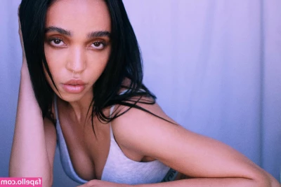 FKA Twigs [ fka-twigs ] - I m horny and your hungry  perfect