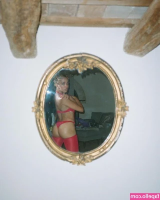 FKA Twigs [ fka-twigs ] - Baby girl said a Face full Dick   Ass  amp  Balls should keep her