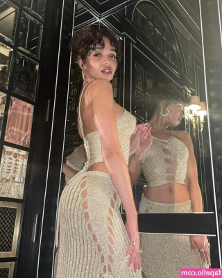 FKA Twigs [ fka-twigs ] - Good morning! I woke up so horny. 😇 Did you? Grab a cup of coffee