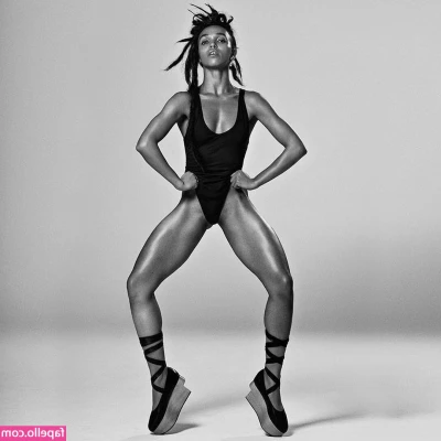 FKA Twigs [ fka-twigs ] - Give your favorite mami a kiss!🤤🤤🤤